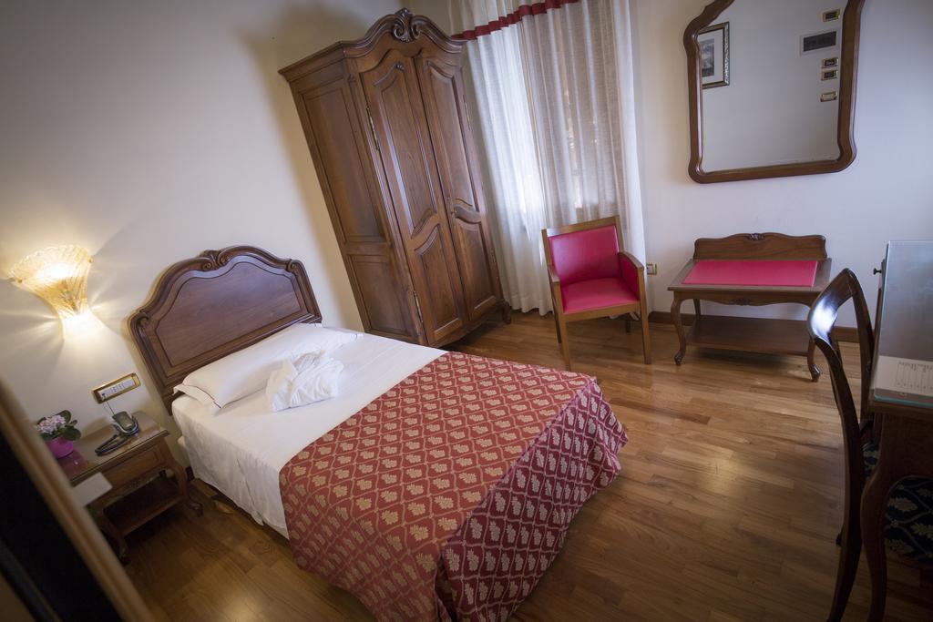 Hotel Spessotto ปอร์โตกรูอาโร ภายนอก รูปภาพ