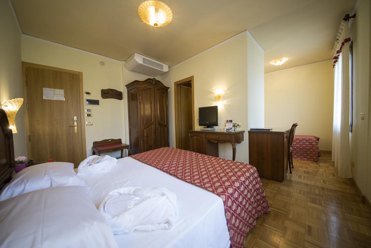 Hotel Spessotto ปอร์โตกรูอาโร ภายนอก รูปภาพ