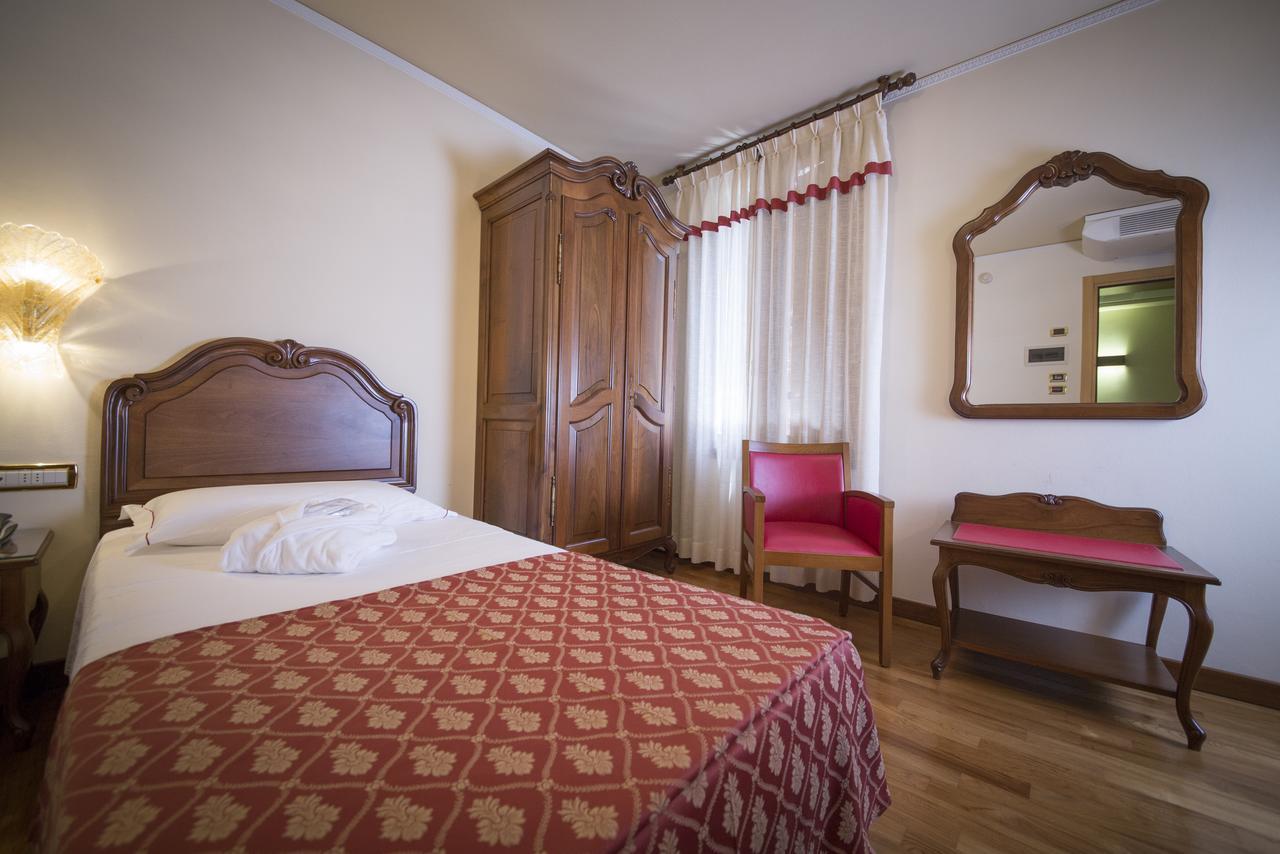 Hotel Spessotto ปอร์โตกรูอาโร ภายนอก รูปภาพ